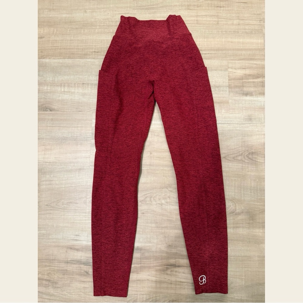Bombshell v back leggings! Cross listed on Mercari and Curtsy!
